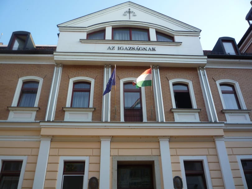 Súlyosbítanák a csecsemőt falnak dobó férfi büntetését