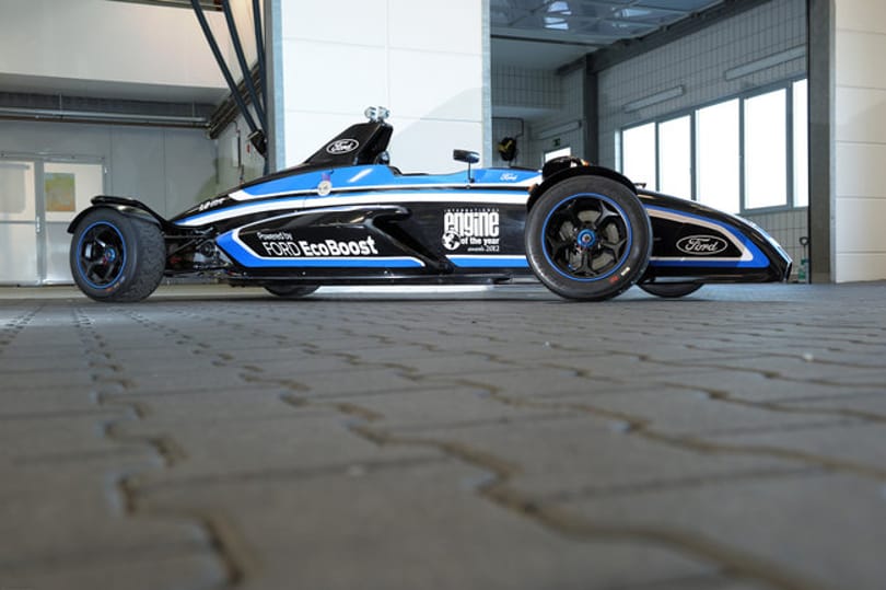1.0 literes motorral veri a Lamborghiniket