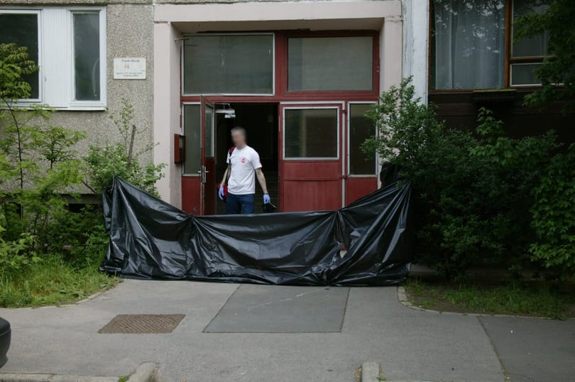 Meghalt az újpesti házból kiesett kislány 