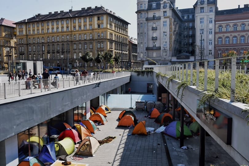 Újra feltűntek a sátrak a Keletinél - fotók