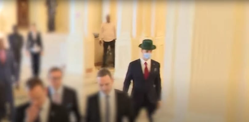 Addig titkolta Orbán Gáspár csádi részvételét a minisztérium, amíg csak lehetett – videó