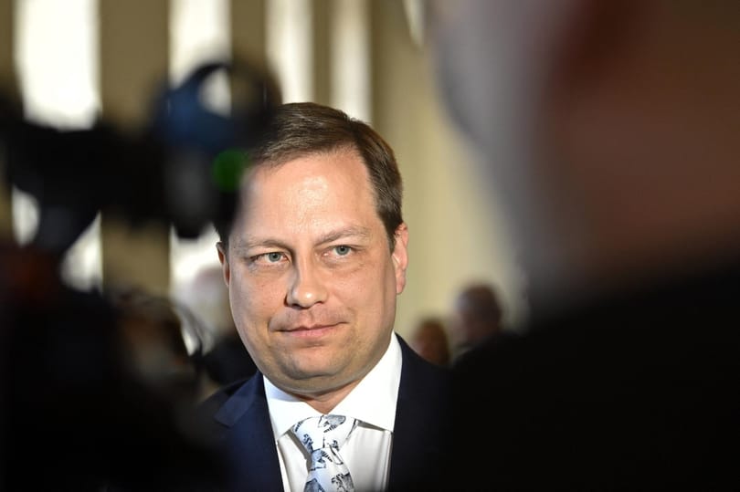 Csupán tíz napig volt miniszter, lemondott a náci vicce miatt bírált finn politikus
