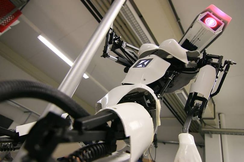 Videón a rúdtáncos robot
