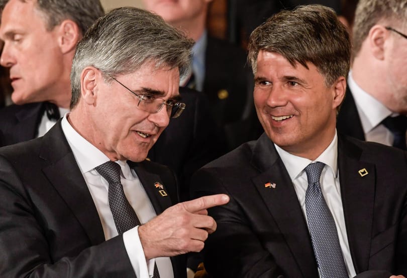 Jól szórakozott Trumpnál a Siemens és a BMW vezére - fotók