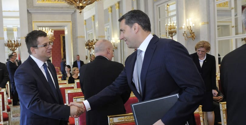 Luftot rúghat Seszták a rezsipályán