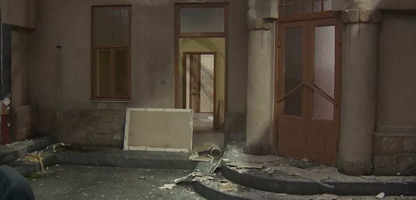 Videó készült arról, hogyan zúzták szét a Barátok közt díszletét