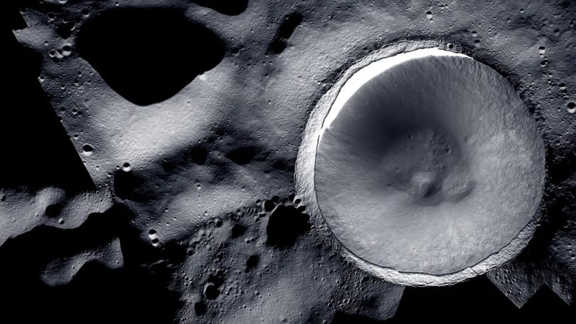 A NASA befotózott a Holdon abba a kráterbe, amelyik állandóan sötétségbe burkolózik