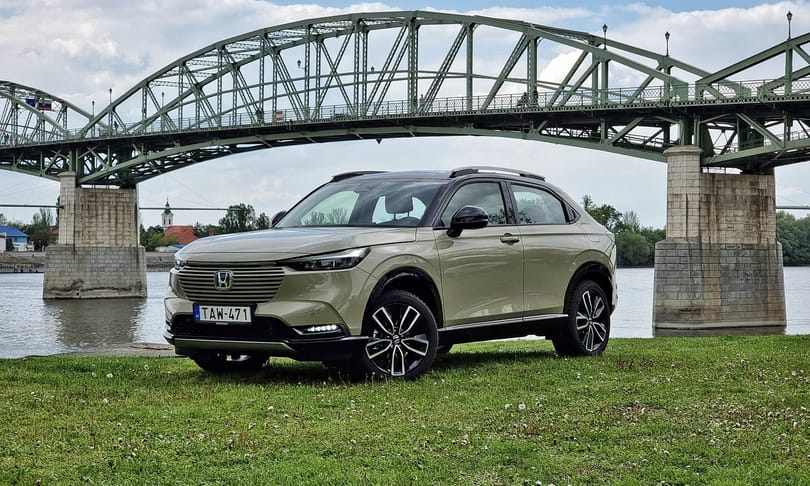 Onnan indul, ahol a Suzuki Vitara véget ér: teszten az éhezőbajnok új Honda HR-V
