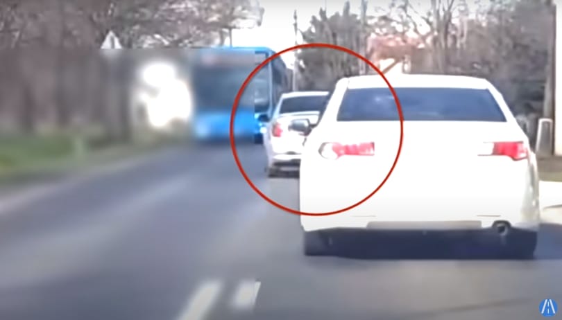 Felfüggesztett börtönt kapott az autós, aki azzal szórakozott, hogy többször szemben hajtott a forgalommal