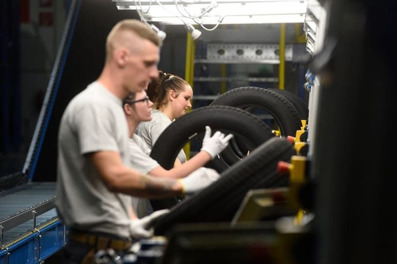Munkahelyi vitákat szül a fiatalok adómentessége, amin sokan amúgy is alig nyernek