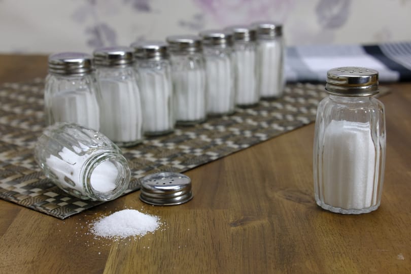 Meg szokta sózni az ételt? 11 éven át vizsgálták az embereket, és kiderült, mit okoz