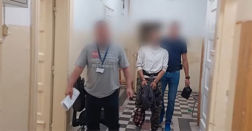 Feladta magát a férfi, aki a gyanú szerint féltékenységből rágyújtotta a házat az élettársára és annak családjára Pilisvörösváron