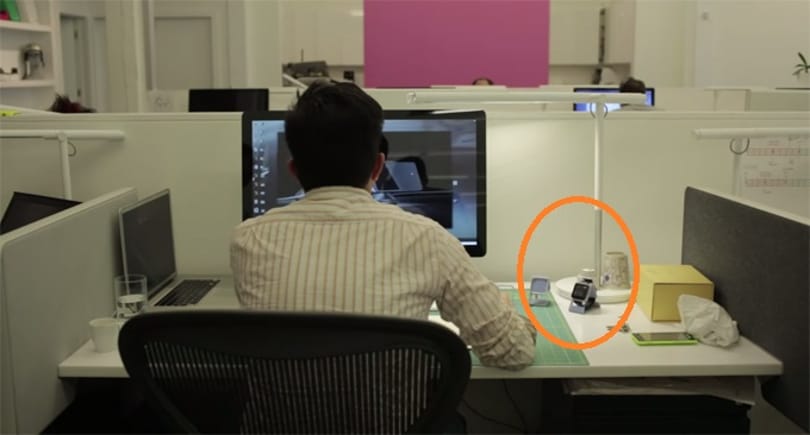 Véletlen? Szándékos? Valami érdekes tűnik fel egy HTC-videón