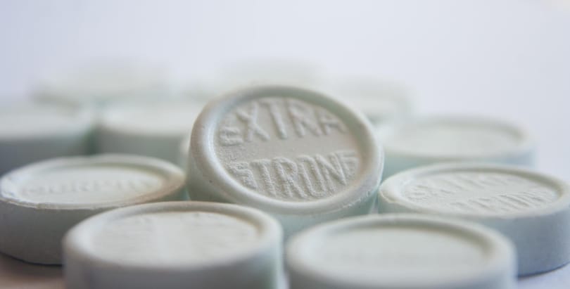 Csaknem egy tonna gyanús potencianövelőt és hormontablettát foglalt le a NAV