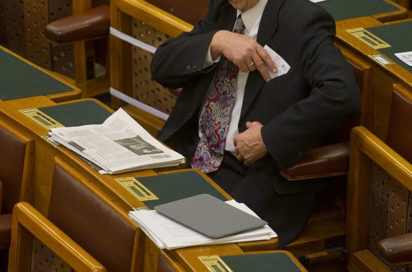 Nem lesz népszavazás arról, ellenőrizzék-e a vagyonnyilatkozatok valóságtartalmát