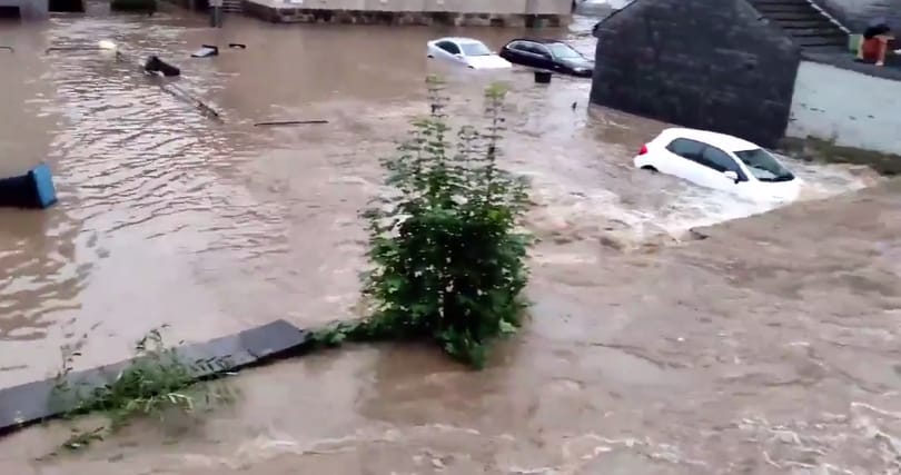 Több ház is összeomlott Németországban a heves esőzés miatt, sokakat nem találnak