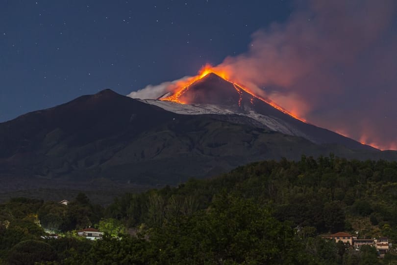 Újra kitört az Etna, látványos felvételek készültek róla