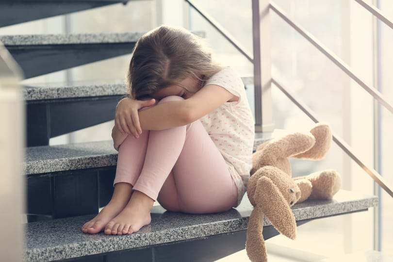 Óriási előrelépés történt a gyerek áldozatok traumáinak mérséklése érdekében