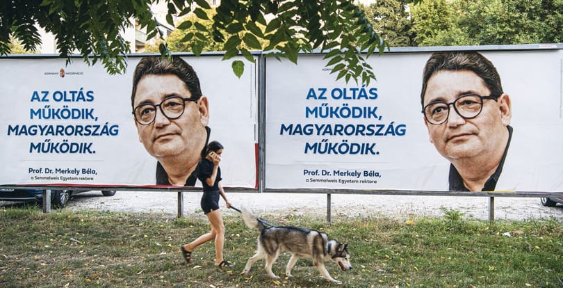 Merkely nevével visszaélve ígéri egy csodaszer, hogy 26 évvel meghosszabbítja az életet