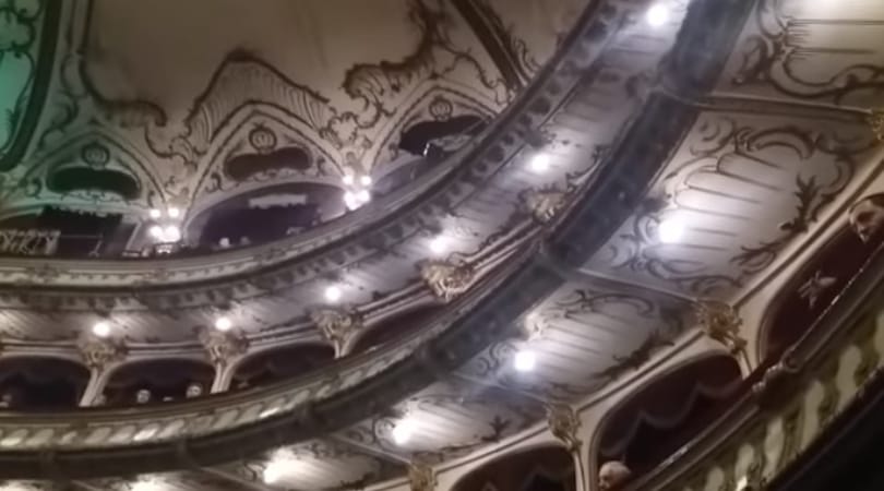 Allahról énekeltek a kolozsvári operában – szélsőjobbosok megzavarták az előadást