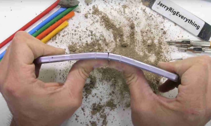 Egy elég extrém tesztből derül ki, hogy a Galaxy Z Flip3 is szívós jószág – videó