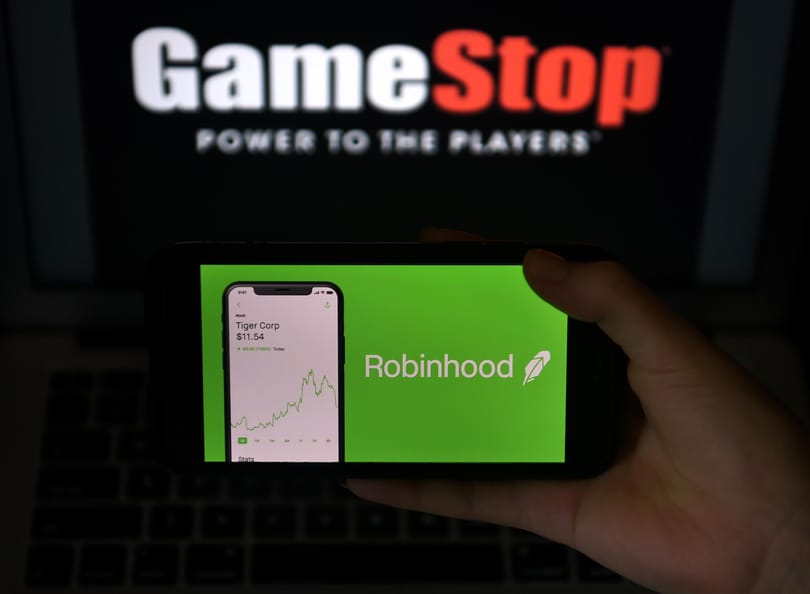 Újra kereskedhetnek GameStop-részvényekkel kedvenc alkalmazásukon a Reddit brókerei