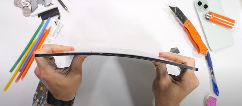 Meggyötörték az új iPad Prókat, kiderült, milyen könnyen hajlik az Apple 5,1 milliméter vékony táblagépe
