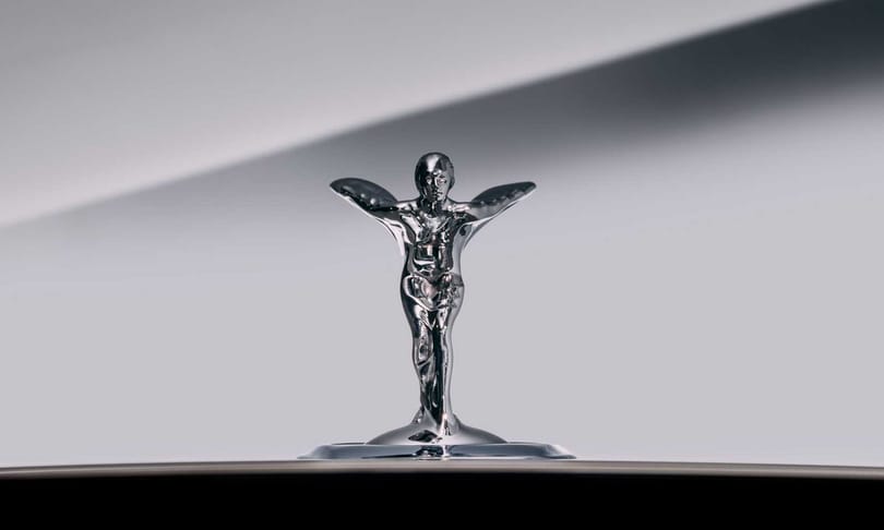 Megújult a Rolls-Royce 111 éves orrdísze
