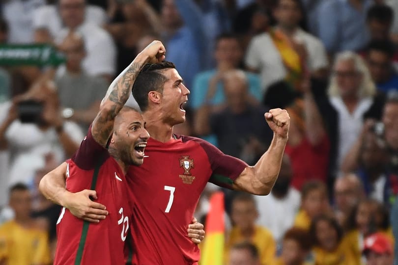 Nem játszott jól Portugália, de tizenegyesekkel bejutott az elődöntőbe