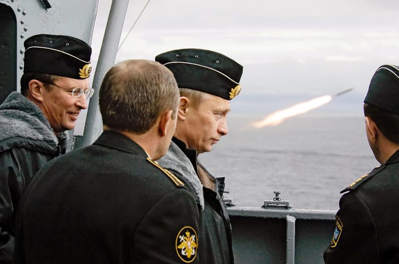 Putyin aláírta az atomfegyverekről szóló utolsó orosz-amerikai szerződés meghosszabbítását