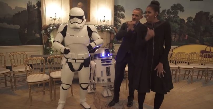 Obamáék rohamosztagosokkal és R2-D2-val táncoltak – videó