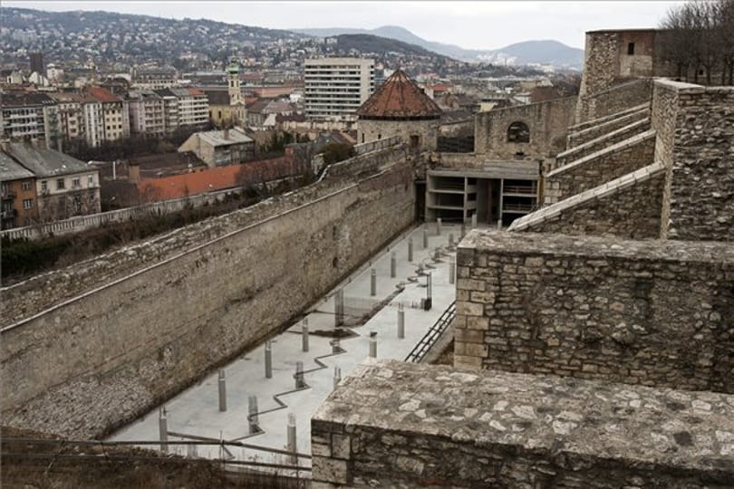 Mégis megépül a mélygarázs a budai Várnál