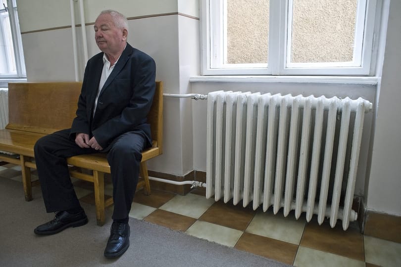 Bevonult a börtönbe Stadler József