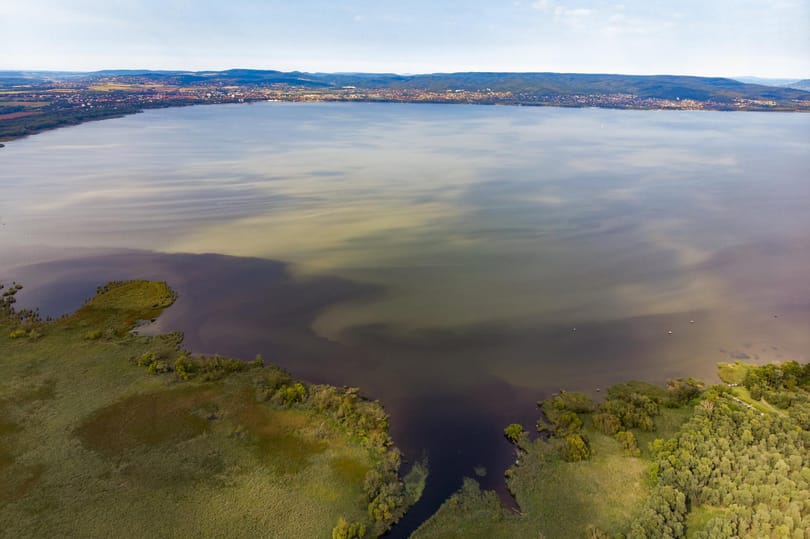Novemberben folytatják a Balaton kotrását
