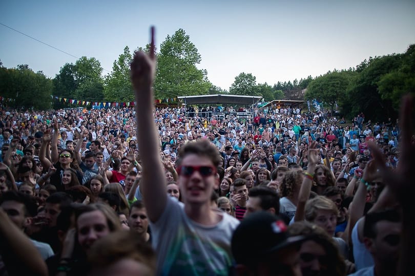 Kispál-koncert, visszatérő Amorf Ördögök és búcsúzó Isten Háta Mögött az idei Orfűn