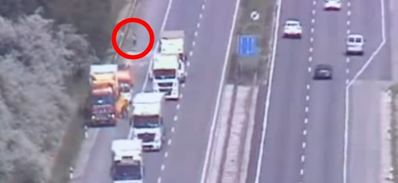 Rollerrel rázta le a rendőröket egy férfi az M1-es autópályán