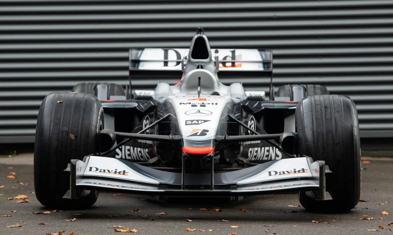 Most bárki lecsaphat Coulthard futamgyőztes McLaren F1-autójára