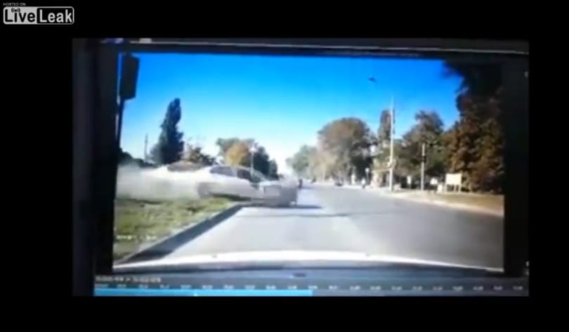 Brutális: autózás közben kapott szívinfarktust a sofőr – videó