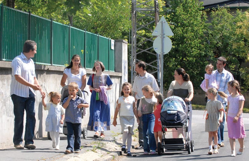 A nagycsaládosok a drágább környékeken élnek – megmenti-e a kistelepüléseket a csok?