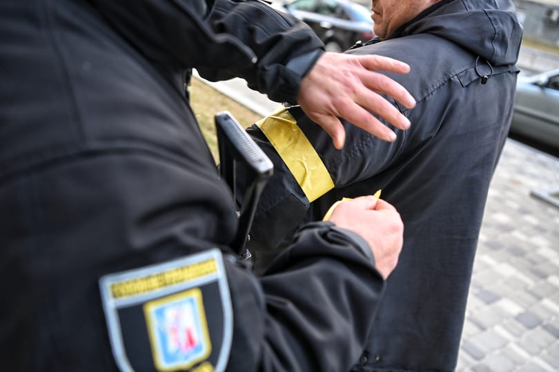 Annyian jelentkeznek Kijevben önkéntesnek, hogy kifogytak a felszerelésből