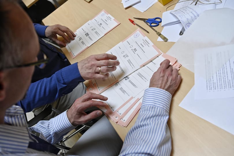 Elkezdődött a főpolgármester-választáson leadott szavazatok újraszámlálása