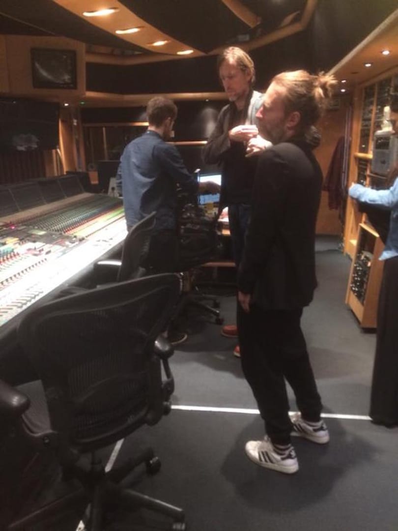 Thom Yorke zenéje a New York-i divathéten