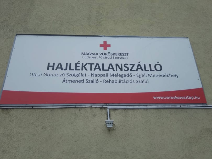 Újabb lakó koronavírustesztje lett pozitív a Vöröskereszt hajléktalanszállóján