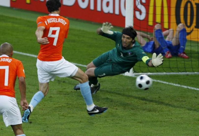 Van Nistelrooy, Sneijder és Robben kimaradt a holland vb-keretből