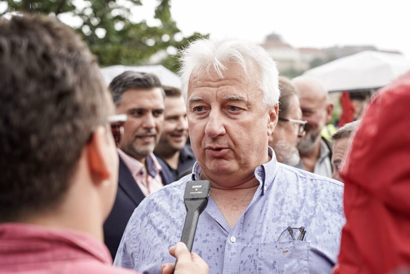Hivatala tagadja, hogy Semjén Zsolt együtt relaxált volna a pedofíliával megvádolt kiskunfélegyházi pappal