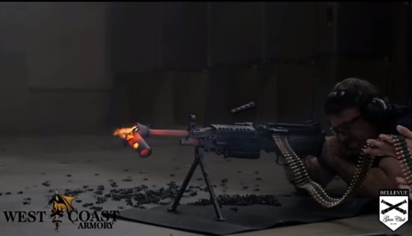 Lehangoló dolog történik a valóságban, ha valaki úgy lövöldözik, mint Rambo – videó