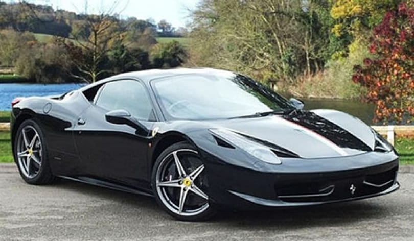 Bankkártyát is ad a Ferrari, ha kell