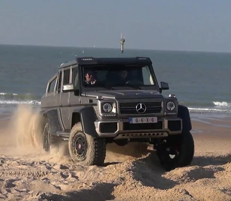 Kicsit átrendezte a tengerpartot a Mercedes hatkerekű szörnye - videó