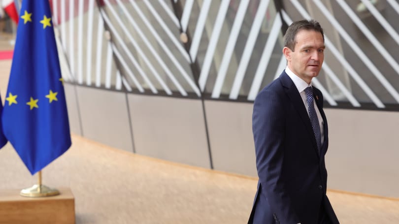 Nem hivatalos: Szlovákiában az ellenzék legyőzte Fico pártját
