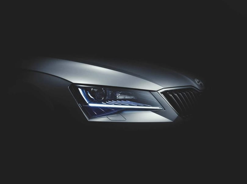 Itt az utolsó ízelítő az új Skoda Superbről